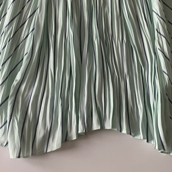 🆕🔥 VINCE STRIPED GAUZE PANEL SKIRT MINT GREEN NWOT SIZE LARGE🔥 - Picture 4 of 7
